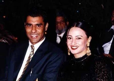 WAQAR YOUNIS WITH WIFE | Cricket players with wife and Children