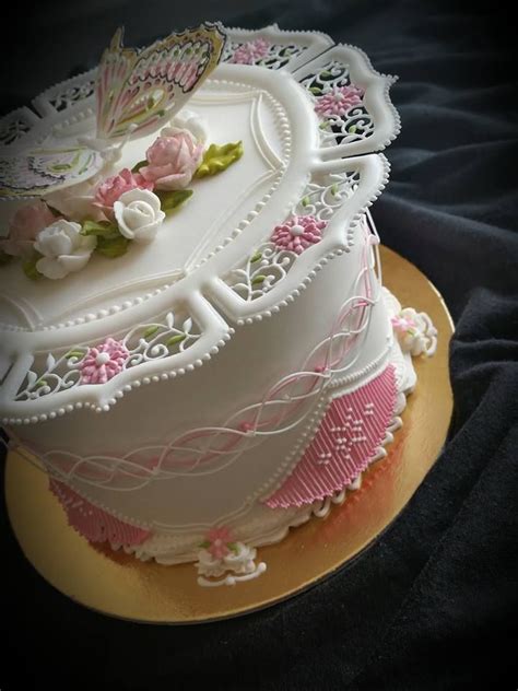 Beautiful | Royal icing cakes, Royal icing decorations, Royal icing piping