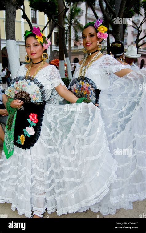 Mexico. Veracruz city. Mexican folk-dance exhibitions. "Son Jarocho ...