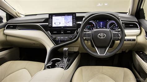 Camry Dashboard Image, Camry Photos in India - CarWale