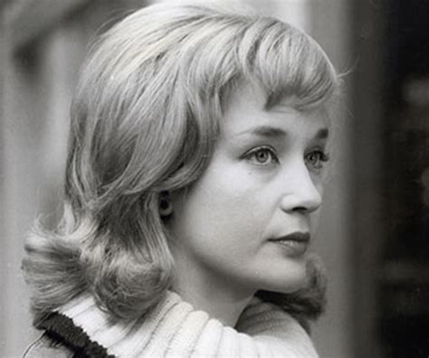 Sylvia Syms Biography - Facts, Childhood, Family Life & Achievements