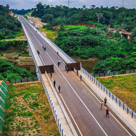 Nigeria, Cameroon inaugurate multi-million dollars bridge, border post ...