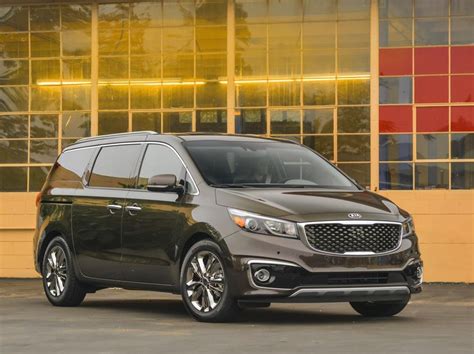 2018 Kia Sedona Review, Pricing, and Specs