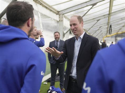 Prince William steps out as unseen Kate pics released | NT News