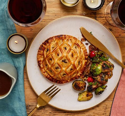 Pithivier – a vegetarian recipe with spiced cider stuffing, roast squash and cranberry | Real Homes