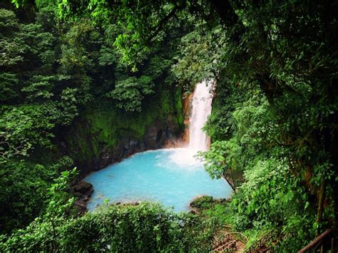 Premium Photo | Rio celeste waterfall