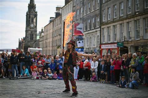 Fun at ‘The Fringe’ – Edinburgh’s Largest Art Festival – Folk Fusion