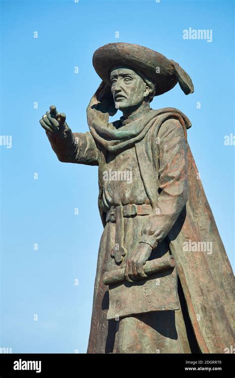 Statue of Prince Henry the Navigator in Sagres, Algarve, Portugal Stock ...