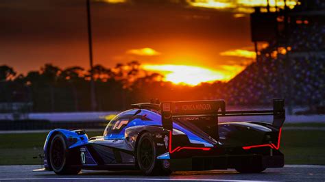 Rolex 24 testing at Daytona; Porsche, Cadillac top two practices