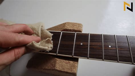 How to Change Guitar Strings - Full Guide - Guitaristnextdoor.com