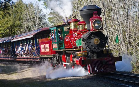 Disney World Pictures | Walt Disney World steam train