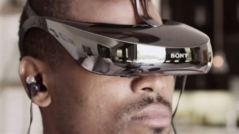 A Look Through Sony's Head Mounted Display - CES 2014 - YouTube