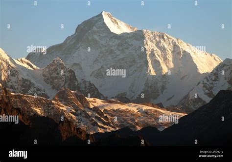 Makalu nepal hi-res stock photography and images - Alamy