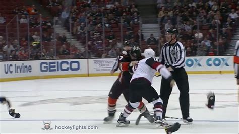 Max Domi vs Ryan Kesler Nov 4, 2016 - Arizona feed - YouTube