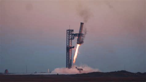 Elon Musk Celebrates Successful SpaceX Rocket Landing in Texas After Historic Test Flight | TLR