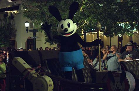 Video: Oswald the Lucky Rabbit Makes His First Appearance at Disney ...