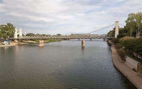 Texas Over Time: The Waco Suspension Bridge at 150 Years, 1870-2020 ...