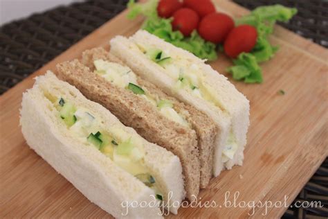 GoodyFoodies: Recipe: Egg mayonnaise with cucumber sandwiches