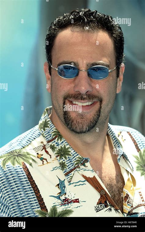 BRAD GARRETT FINDING NEMO WORLD PREMIERE HOLLYWOOD LOS ANGELES USA 18 May 2003 Stock Photo - Alamy