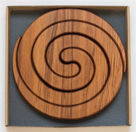 Spiral Placemat/Trivet - Naturally Wood