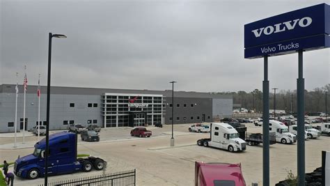 Vanguard Truck Centers Opens New Flagship Volvo Trucks Dealership in Houston