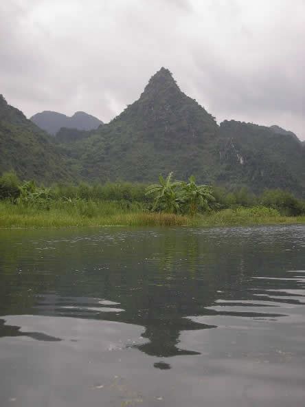 METAL TRAVELLER - Perfume Pagoda - Yen Vi River - Vietnam - Summer 2006