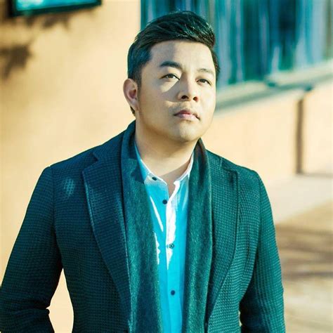 Quang Le | Vietnamese-American Singer, Songwriter & Musician