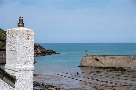 Port Isaac Beach - Photo "Alone time at low tide" :: British Beaches