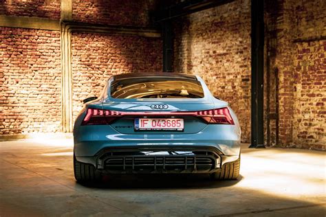 REVIEW: 2021 Audi e-tron GT -- Better Than The Porsche Taycan?