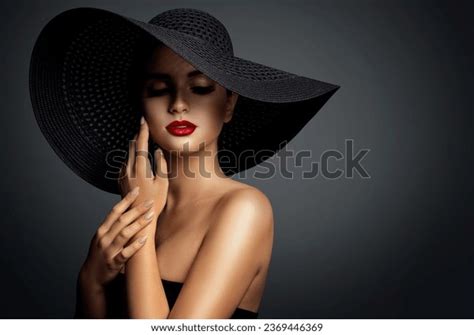 Fashion Woman Black Wide Brim Hat Stock Photo 2369446369 | Shutterstock