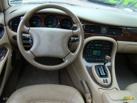 2000 Jaguar XJ XJ8 Oatmeal Dashboard Photo #46303837 | GTCarLot.com