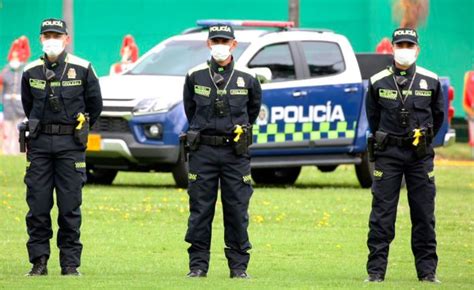 Cambio de uniforme en Colombia da inicio a la reforma policial