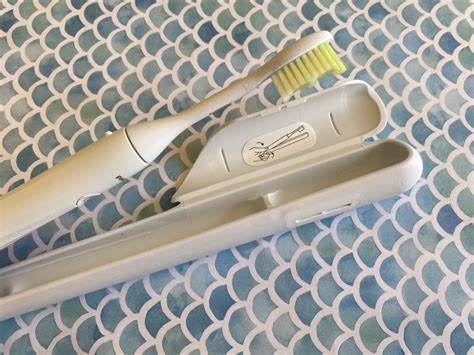 Review: Philips One Toothbrushes - Battery vs. Rechargeable ...