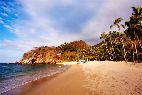 4 Best Beaches In Jalisco (Life's Better at the Beach)