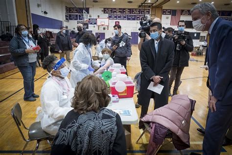 First of four vaccine hubs in Queens opens at Hillcrest High School – QNS