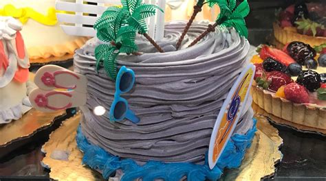 Publix Hurricane Cakes Are a Stormy Florida Tradition