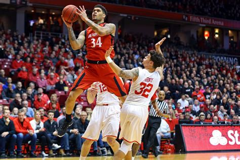 Cumberland Named AAC Co-Sixth Man of the Year - Down The Drive