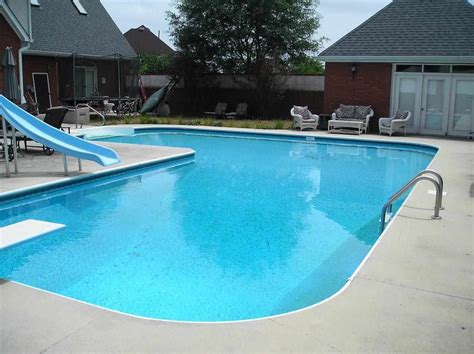 L-Shaped Inground pool | Backyard pool designs, Pool patio, Pool houses