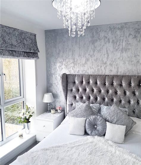 Achieve A Stylish Silver Grey Bedroom Design In 2023