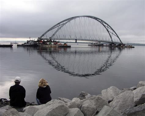 Lake Champlain Bridge arch installation