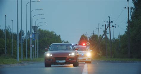 Car Narrowly Escapes Police In Epic Chase - Axleaddict News