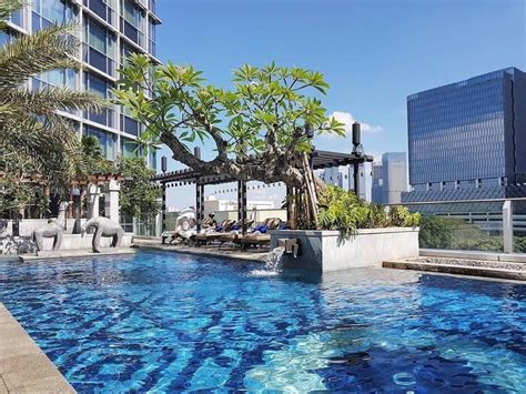 Four Seasons Hotel Jakarta - Coconuts Directory