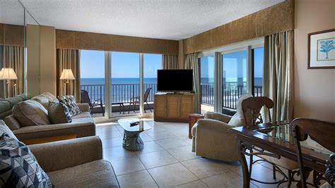 Three Bedroom Oceanfront Condo: Deluxe - Carolina Winds Rooms