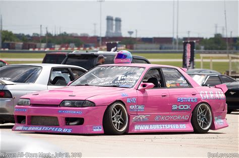 Pink R32 Nissan Skyline sedan - BenLevy.com