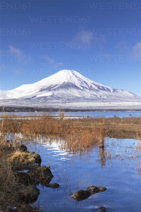 Mount Fuji, UNESCO World Heritage Site, and Lake Yamanaka, Yamanashi Prefecture, Honshu, Japan ...