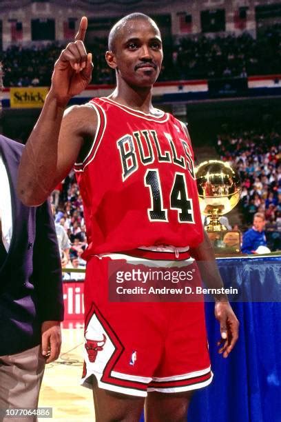 Chicago Bulls 1991 Craig Hodges Photos and Premium High Res Pictures ...