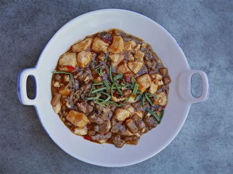 Mapo tofu - spicy minced beef with tofu