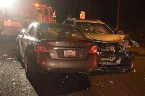 Six People Hospitalized, Including 6-Year-Old Girl, After 3-Car Wreck on SR100 and Colbert ...