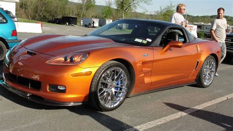 Orange Chevrolet Corvette ZR1 - YouTube