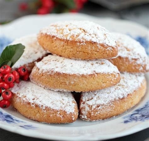 Precious Christmas Cookies: Ricciarelli di Siena | ITALY Magazine